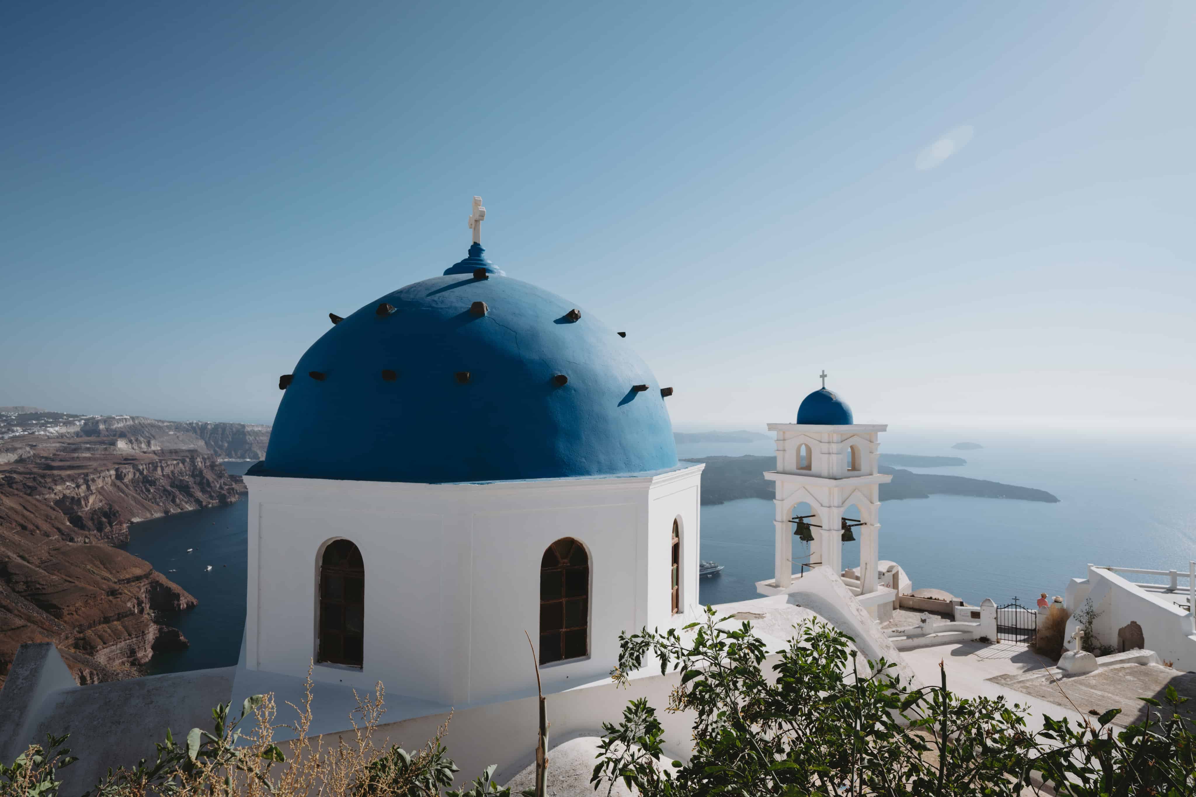 Beat the crowds - The Ultimate off the beaten Santorini travel guide - Sun Chasing Travelers